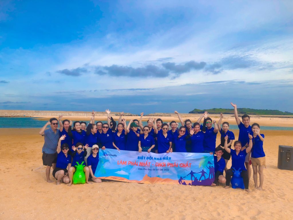 annie huynh va doi nhom