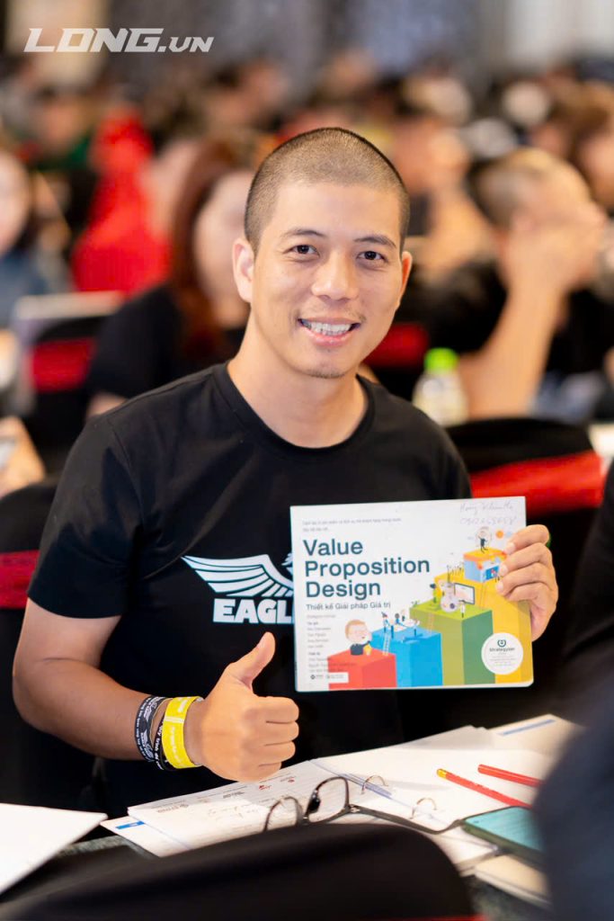 Nguyễn Huy Hoàng – 25 Năm Đi Đường Dài